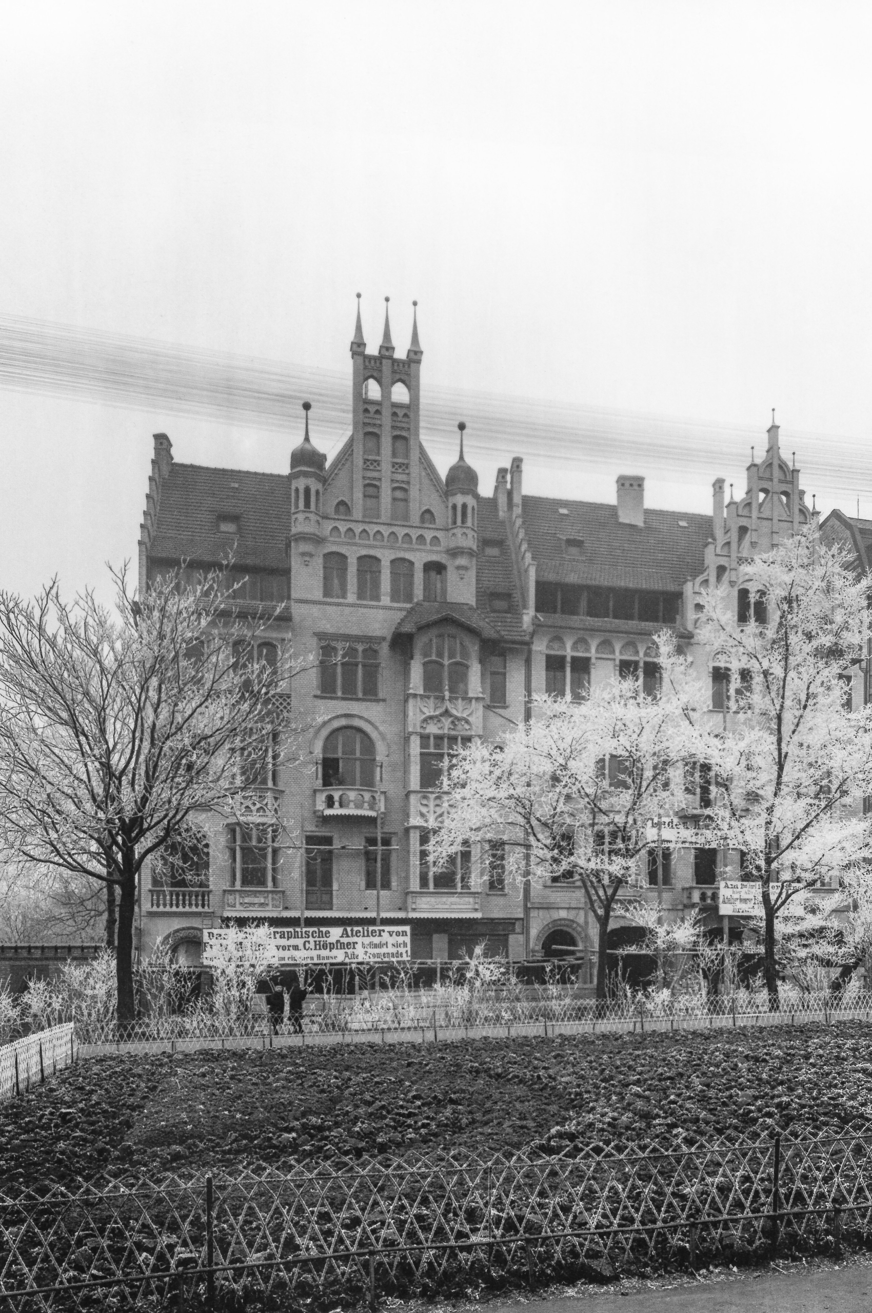 1900